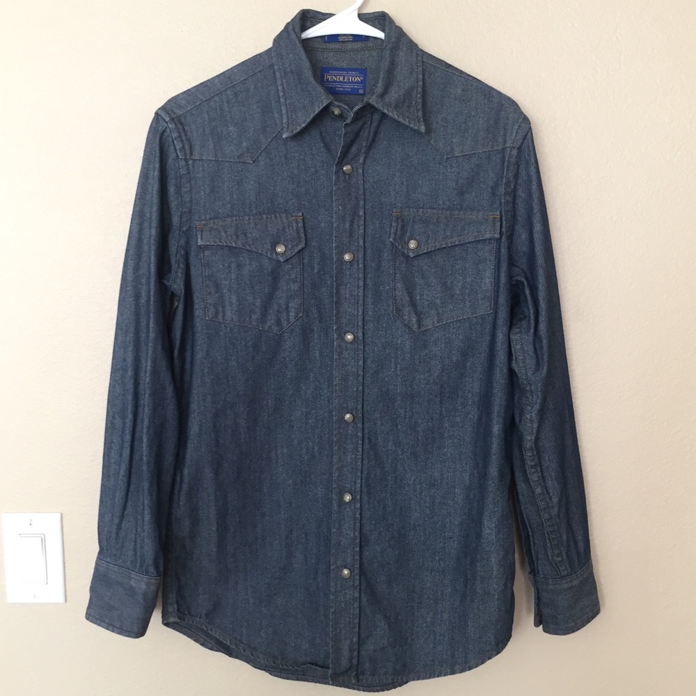 Pendleton Men’s Fitted Denim Button Down